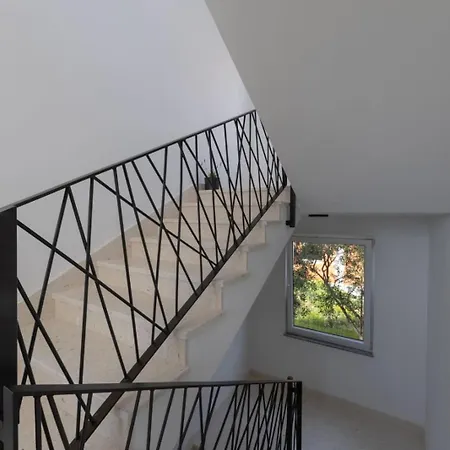 Apartment Makai With A Rooftop Terrace Kastela